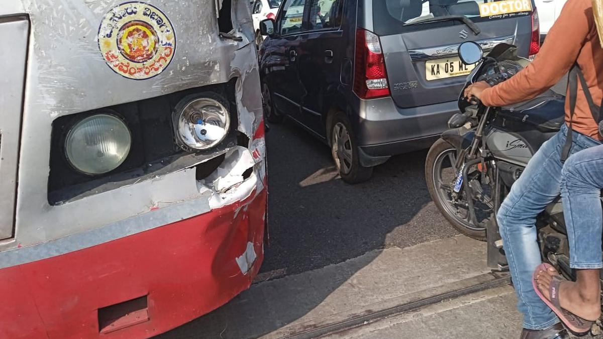 KSRTC bus driver hits bike, kills rider while trying to avoid toll plaza