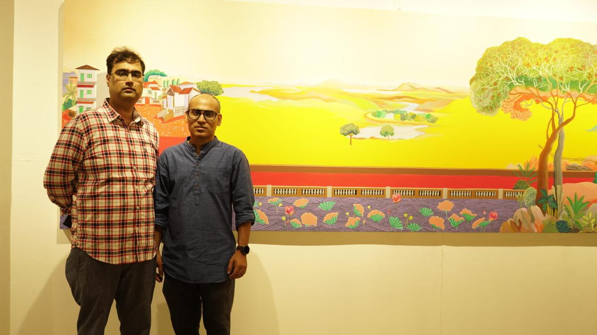 Sumanto Chowdhury (R) with curator Amaresh Kumar