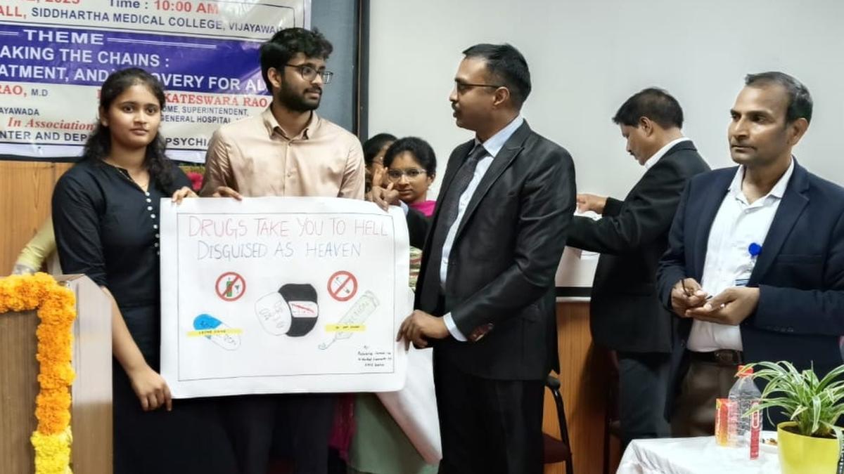 EAGLE and police officers urge students to stay away from drugs