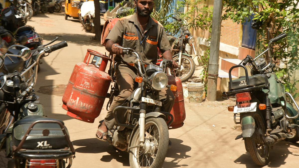 Gas Cylinder Delivery Men Weighed Down By Low Wages The Hindu 