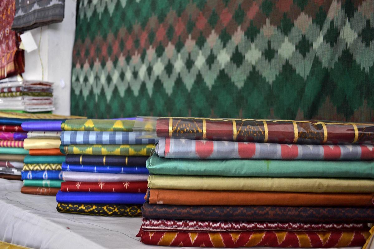 Pochampally ikat saris, stoles and yardage for sale Pochampally ikat saris, stoles and yardage for sale