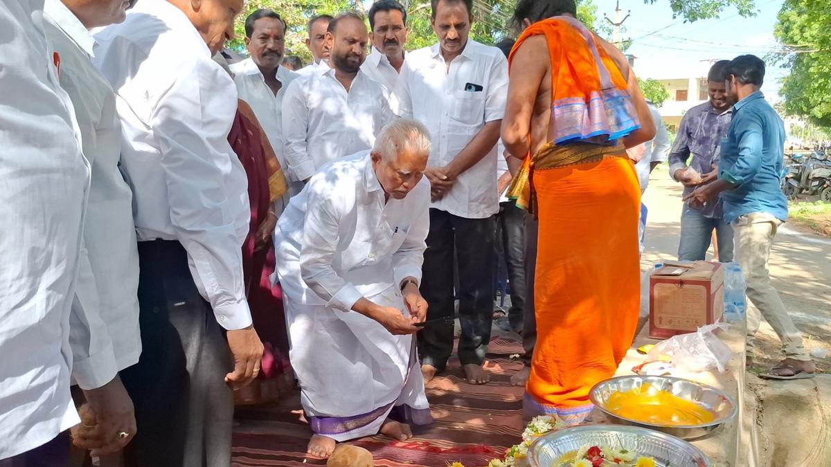 MLA Varadarajulu promises several development projects for Proddatur