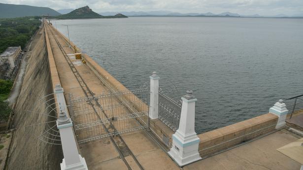 Discharge of surplus water from Mettur maintained at 50,000 cusecs