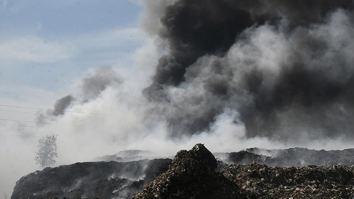 Fire and Rescue Services dept. to submit detailed proposal to avert fire at Brahmapuram plant