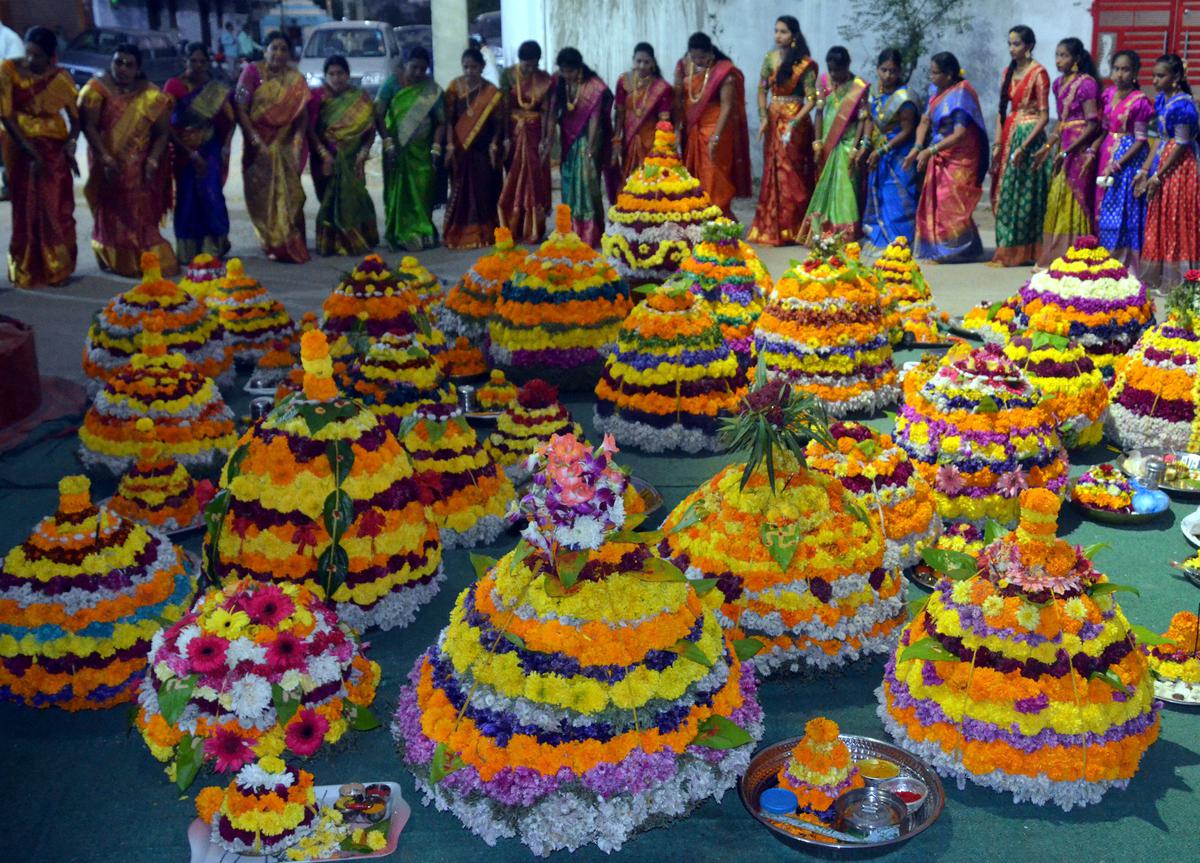 Make arrangements for Bathukamma festival, CS instructs officials ...