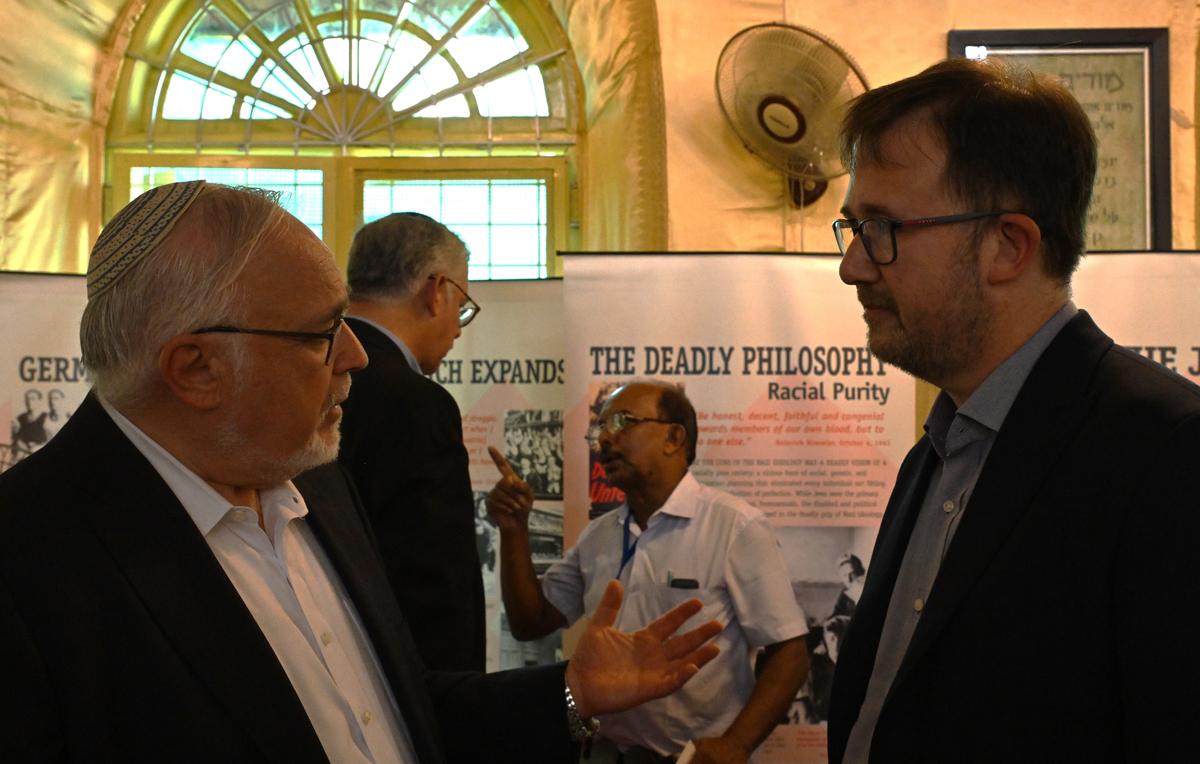 Rabbi Abraham and Chris Hodges, U.S. Consul General in Chennai, during the ‘grand thanksgiving event’ held at the synagogue on February 2. 