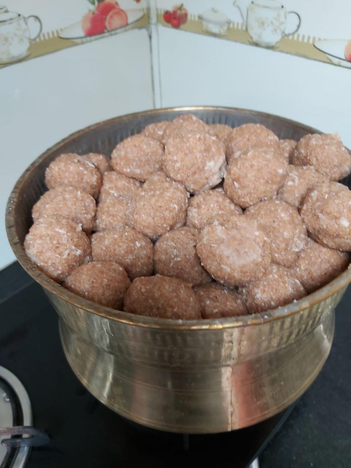 Kalimittu, a snack made with millets at Badaga homes 