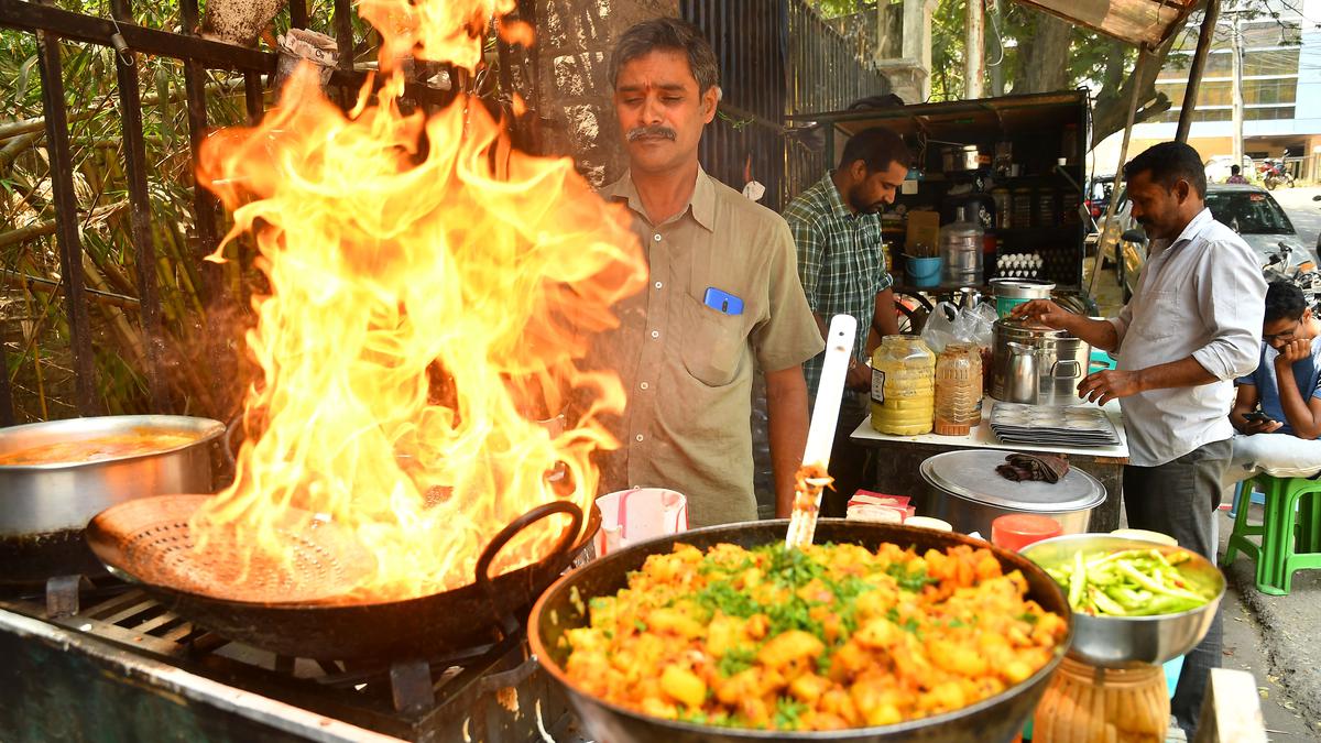 Heat off of tea stalls, eateries as commercial LPG prices slashed