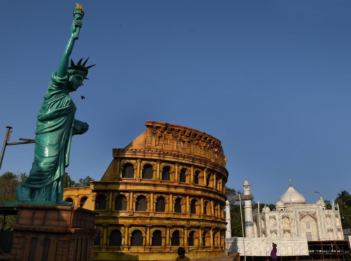 Preparativos a todo vapor para a 44ª Feira de Turismo e Indústria da Índia, no Island Grounds, em Chennai, em 2 de janeiro de 2018