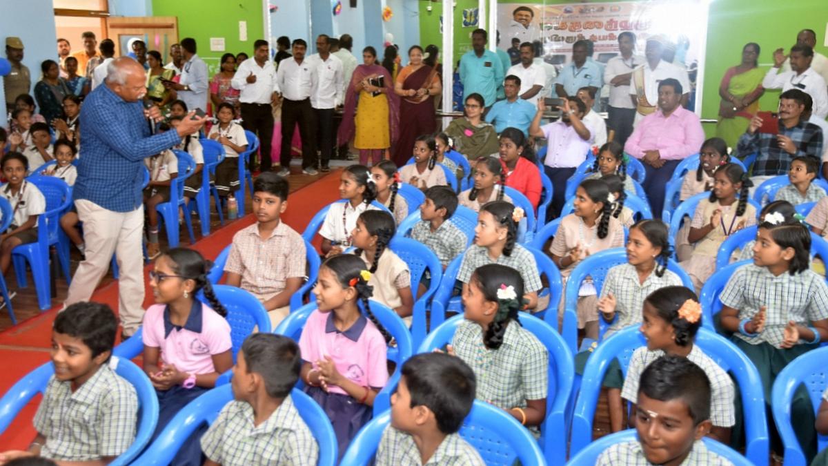 Music, drawings contribute much in teaching-learning process, says writer