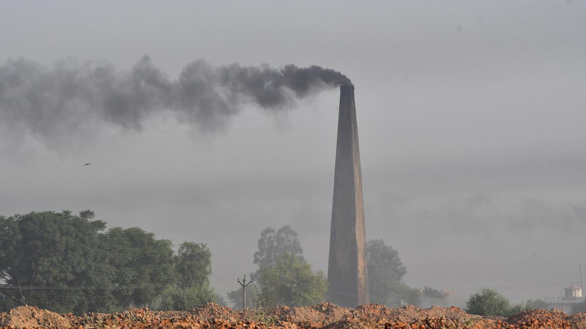 Three killed, 30 injured as brick kiln chimney collapses on workers in West Bengal