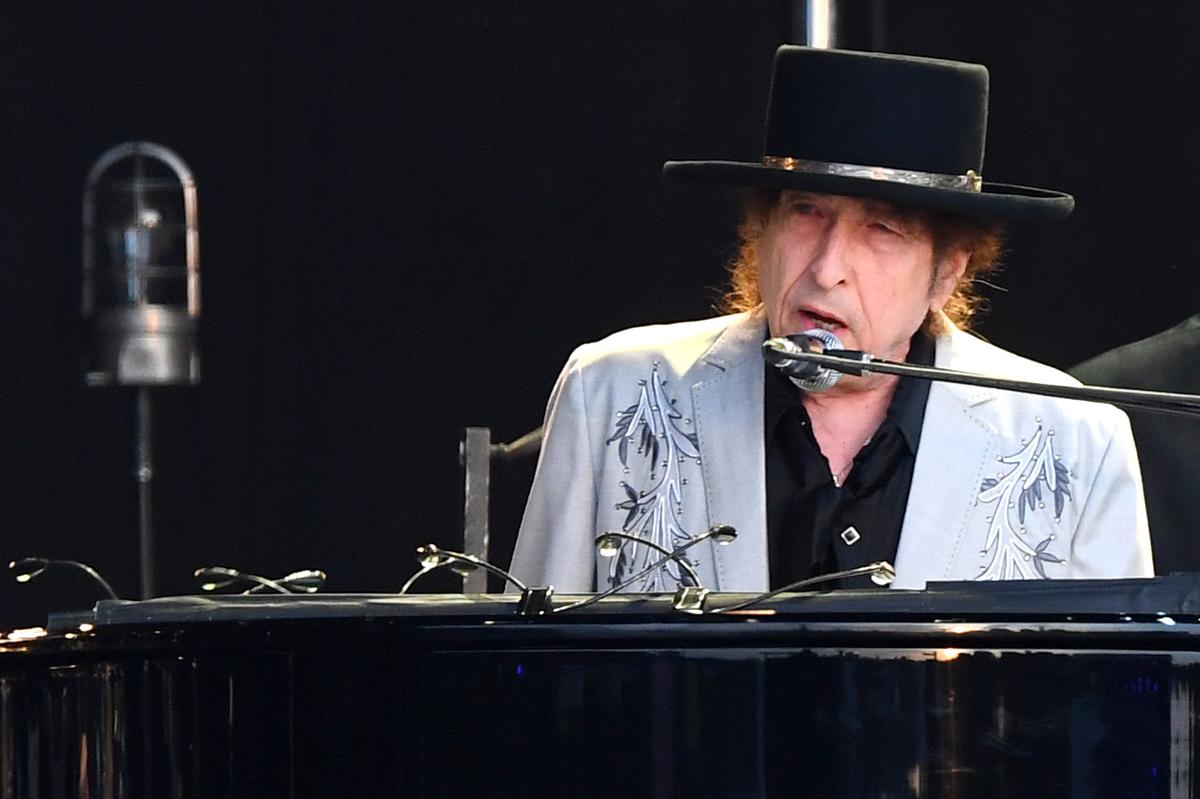 Bob Dylan se apresentando no Hyde Park, Londres.