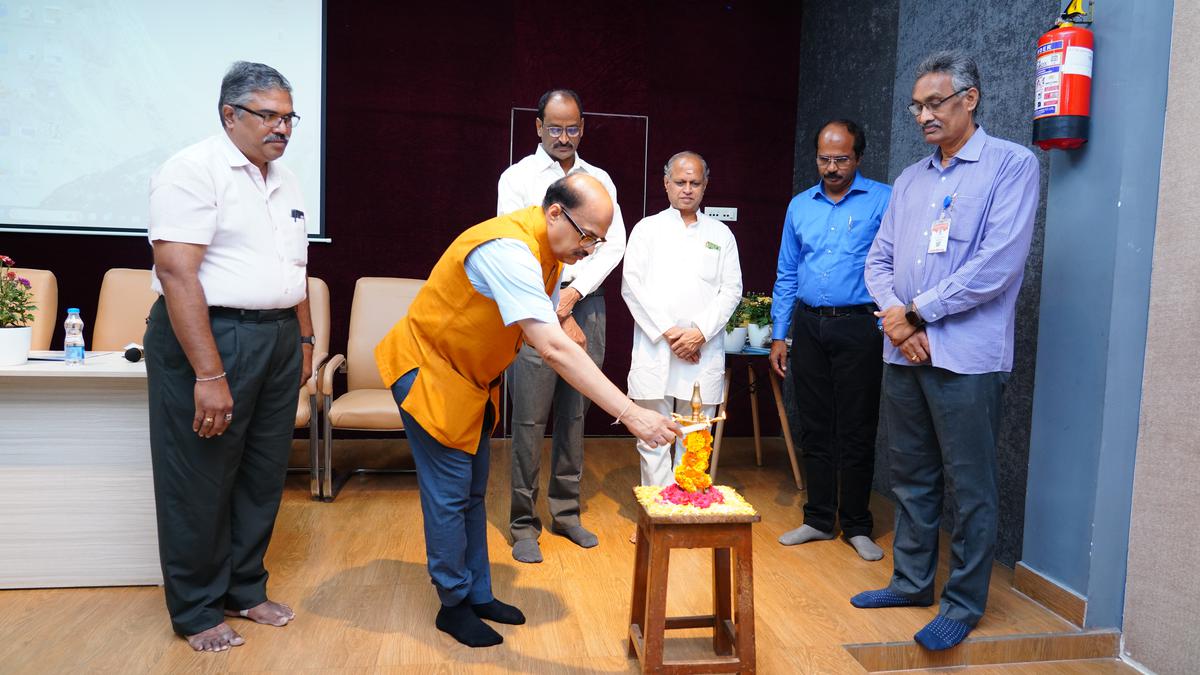 Siddhartha College hosts meet on nanotechnology