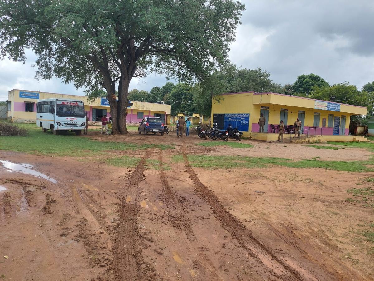 Parents refuse to send wards to government school in Erode, demand basic amenities