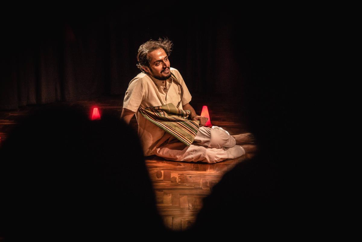 ओन्ड सेकेंड का प्रदर्शन हाल ही में बेंगलुरु के रंगा शंकरा में किया गया था। ओन्ड सेकेंड का प्रदर्शन हाल ही में बेंगलुरु के रंगा शंकरा में किया गया था।