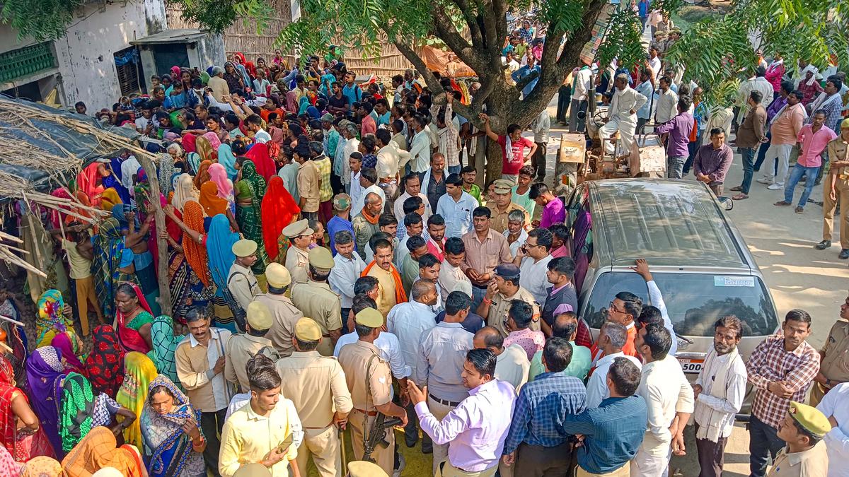 10 Kashmiri Pandit families leave village days after killing of community member by terrorists