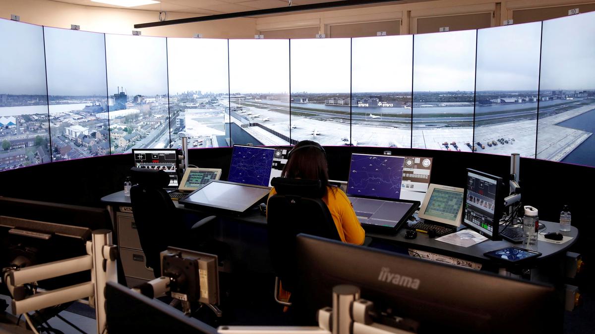 U.K. air traffic control says ‘technical issue’ hitting flights on busy travel day
