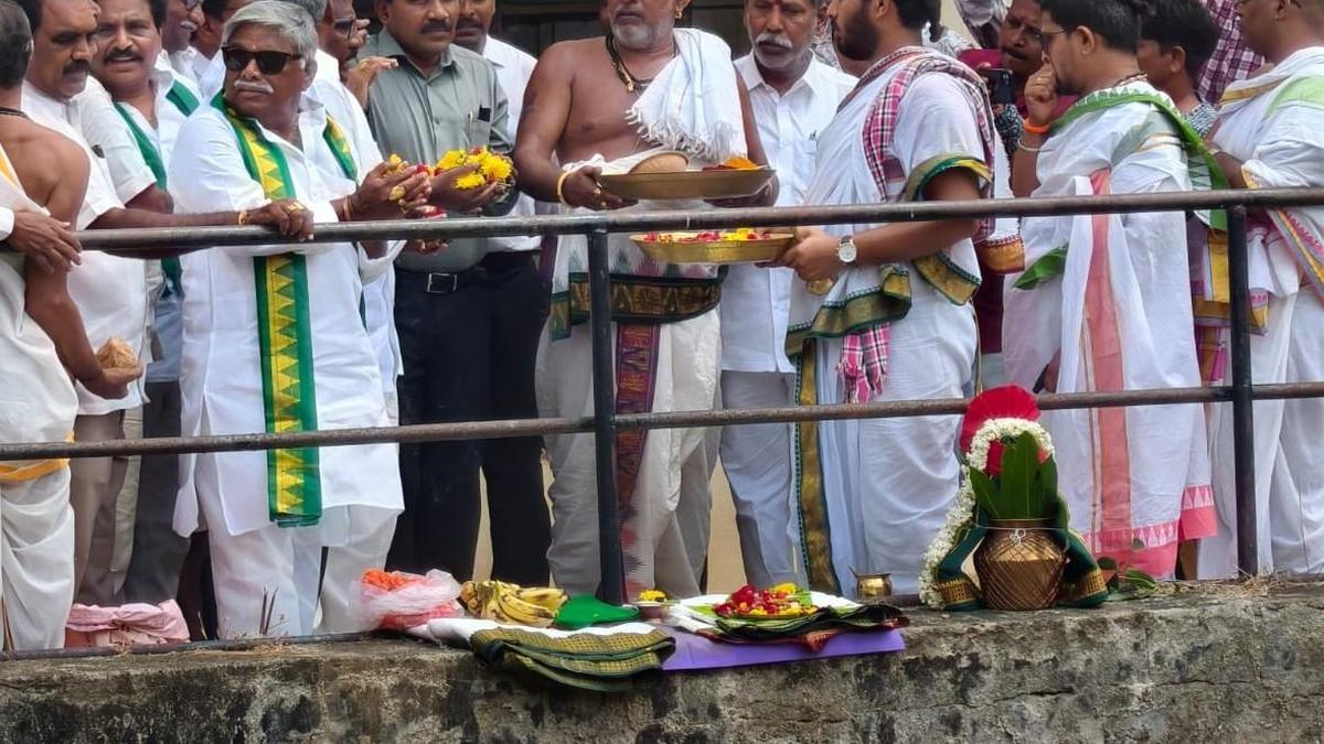 Thalloru LIS phase-2 launched in Kakinada