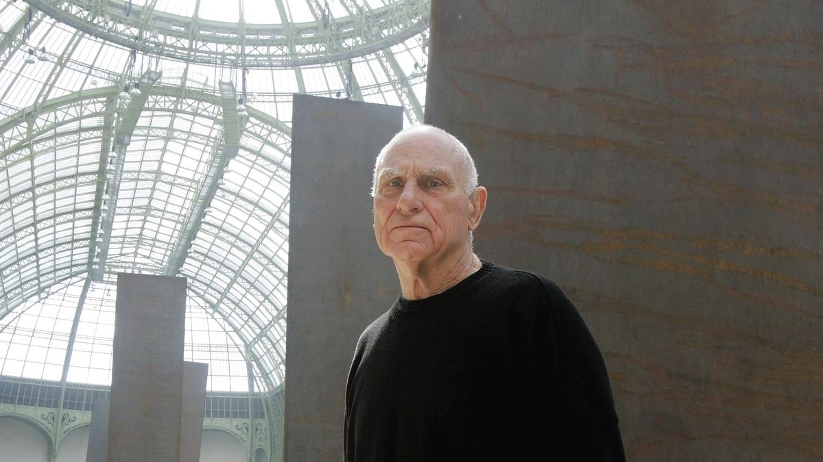 Richard Serra, famed American sculptor known as the 'poet of iron,' passes away at 85