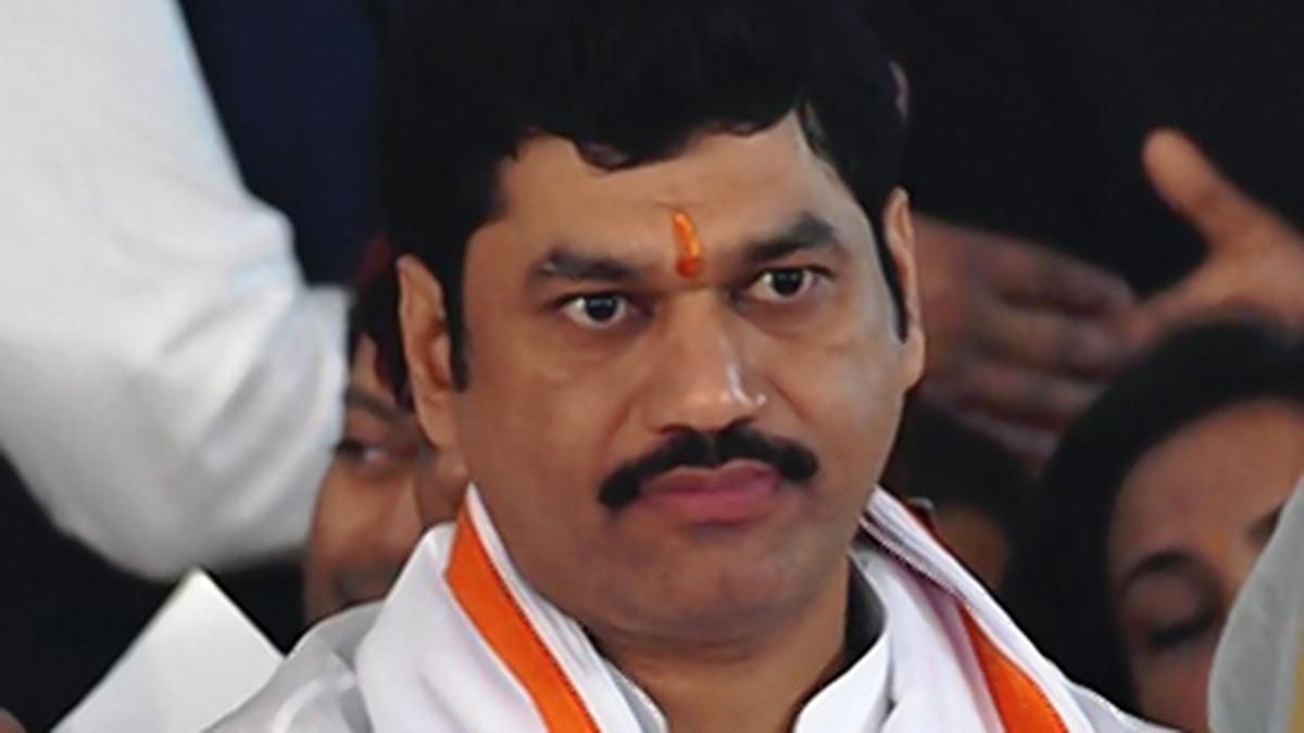 Maharashtra Agriculture Minister Dhananjay Munde tests positive for COVID-19