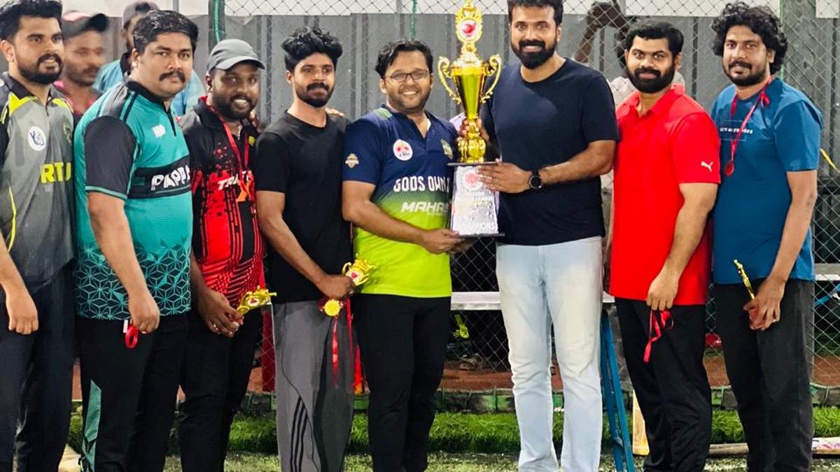 Finally Lottulodukku and Gulgulmaal win something, albeit on a cricket turf