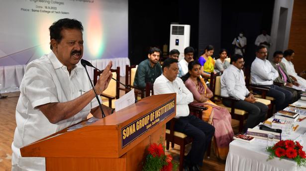 Identify skills in students and encourage them, Minister tells faculty in Salem
