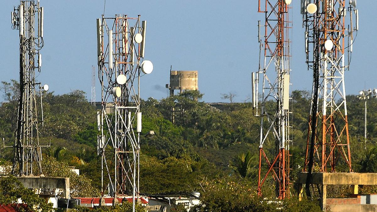 Telecom surprise: BSNL gains, private telcos lose one crore subscribers this September