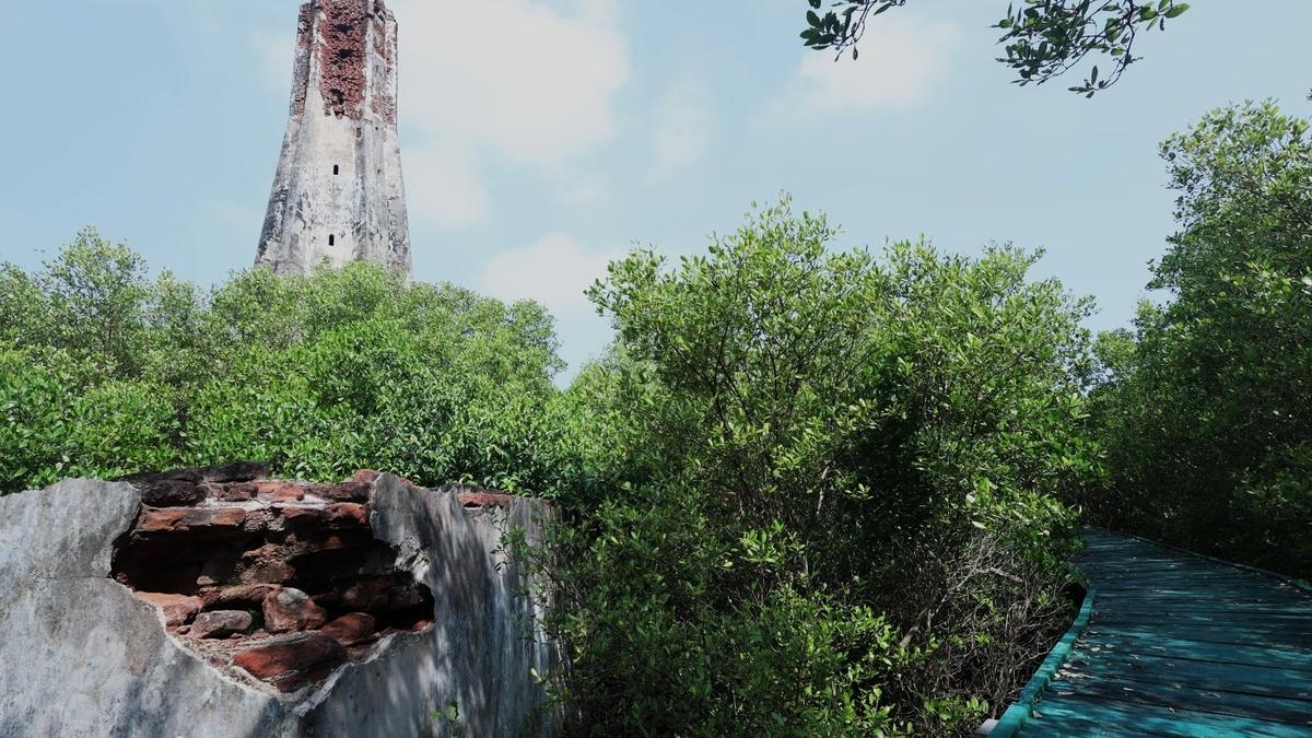 Bankola: a tall relic from glorious past of Coringa trading post
