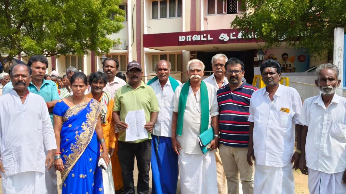 Folk artists seek free house site pattas from government