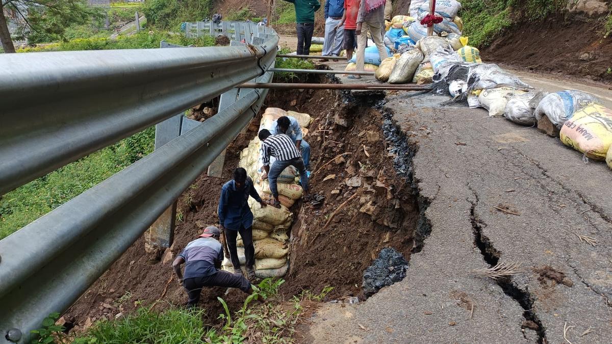 District Collector inspects areas affected by heavy rain in the Nilgiris