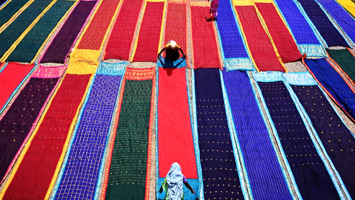 The warped weft: a handloom story