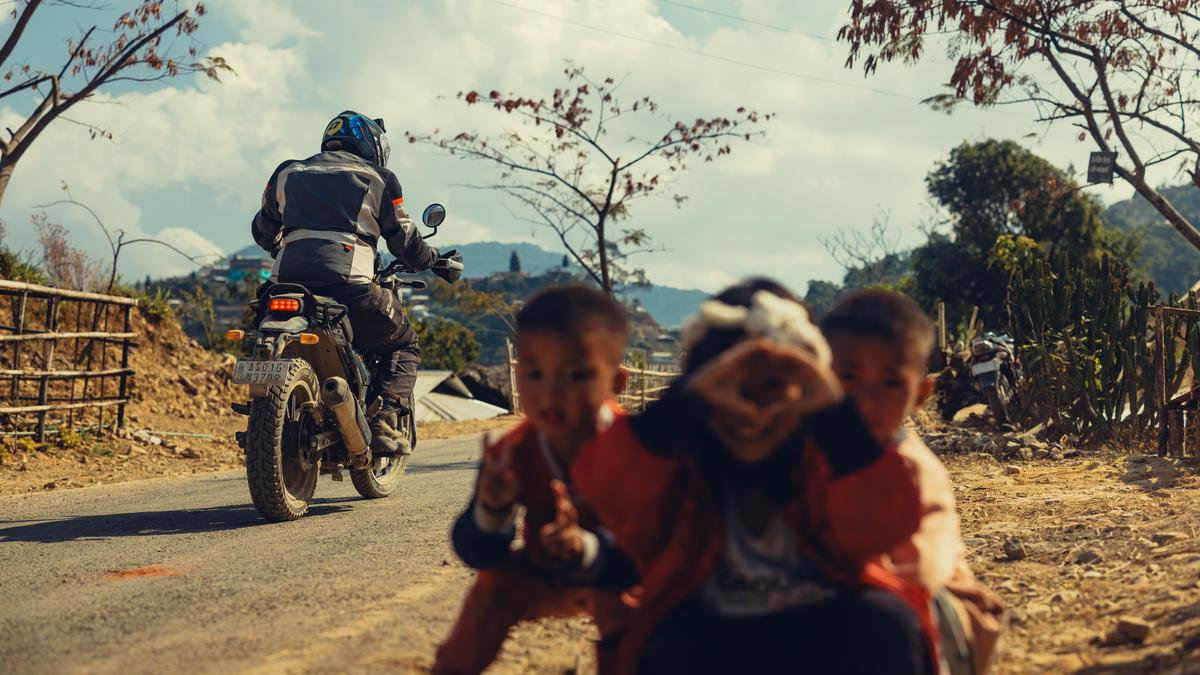 रॉयल एनफील्ड की दो सप्ताह की सवारी, अनसीन नॉर्थ ईस्ट, धीमी जिंदगी के द्वार खोलती है