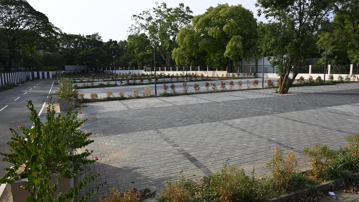 Coimbatore Corporation’s new parking facility at Race Course remains underutilised as roadside parking continues