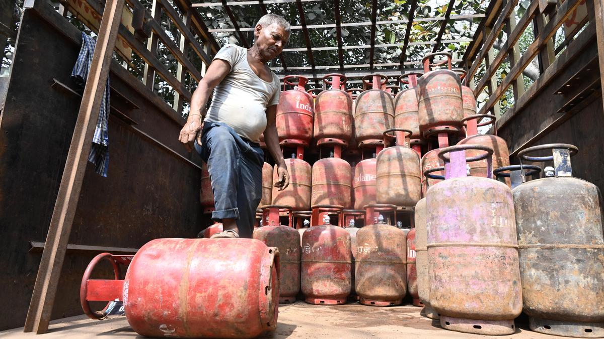 ‘Not for all LPG consumers’: Govt clarifies on eKYC norms