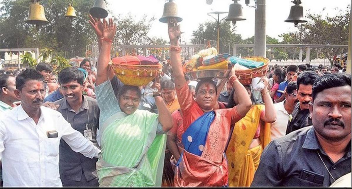 Women take centre stage at Medaram Sammakka-Saralamma Jatara- 2024 ...