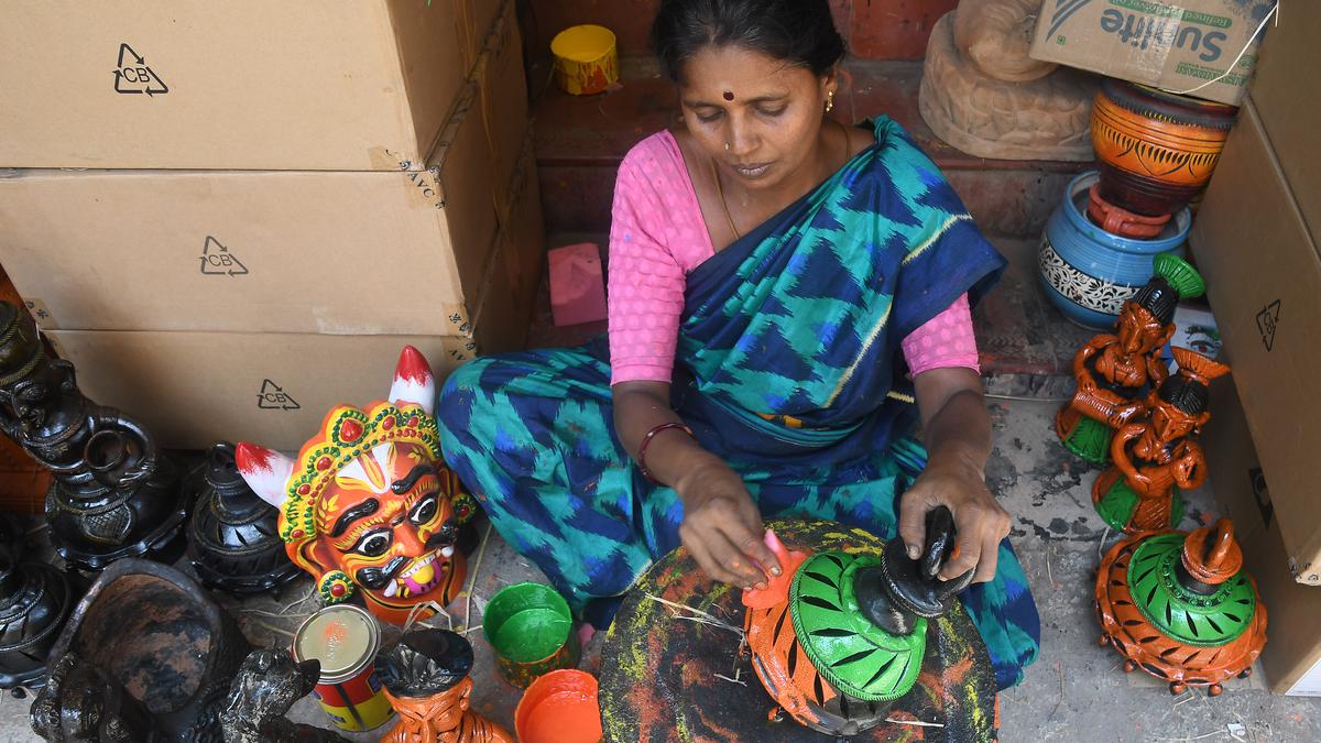 Traditional pottery sellers in Chennai struggle to pass on the torch