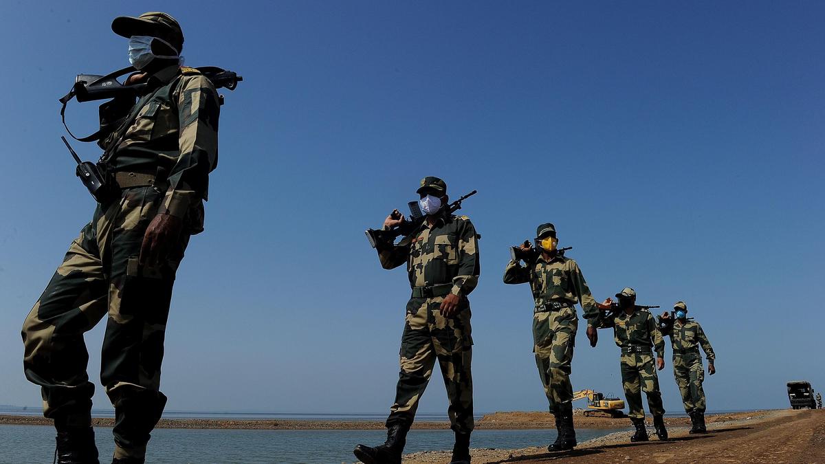 Pakistani couple detained after crossing into Kutch