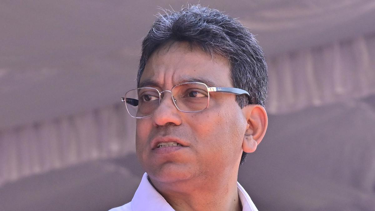 Complete widening of Nelagadaranahalli road in two months: BBMP Chief Commissioner Tushar Giri Nath