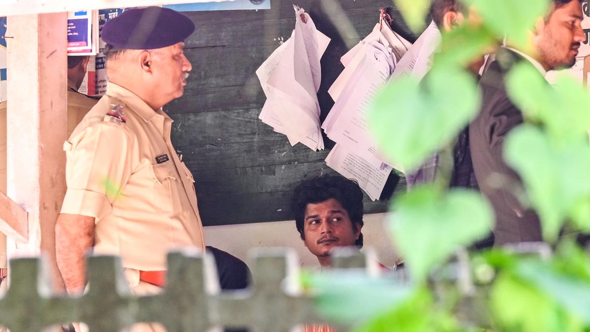 Shivaji statue collapse case: Sindhudurg court extends judicial custody Shivaji statue collapse case: Sindhudurg court extends judicial custody