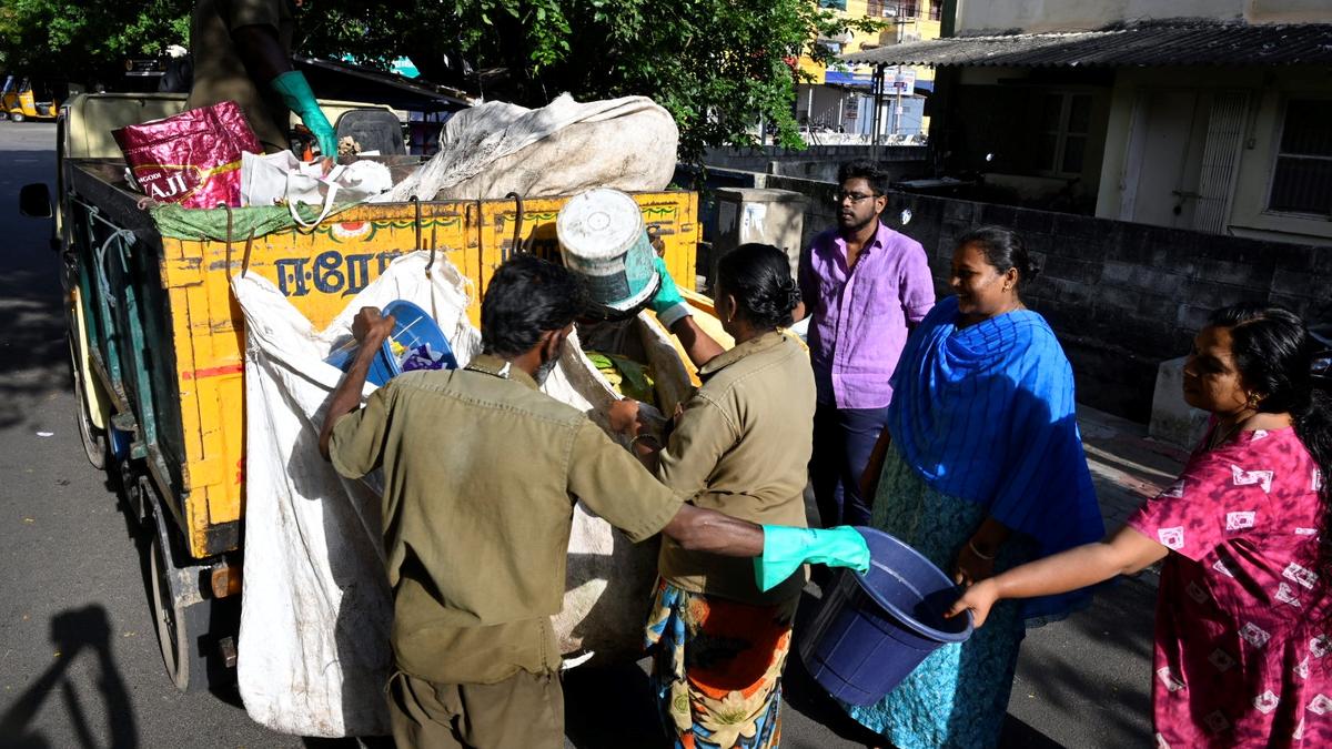 Erode Corporation extends service of temporary SHG conservancy workers and drivers by three months