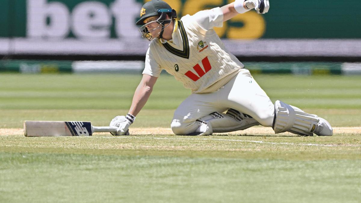 Steve Smith menolak pembicaraan mengenai pensiun sambil membuat Inggris terus menebak-nebak