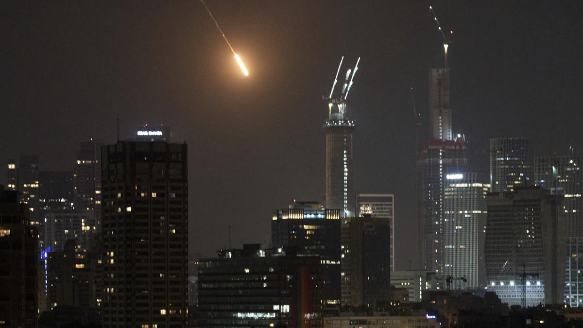 https://th-i.thgim.com/public/incoming/z4qh9d/article69693662.ece/alternates/LANDSCAPE_1200/APTOPIX_Israel_Iran_Mideast_Wars_91365.jpg