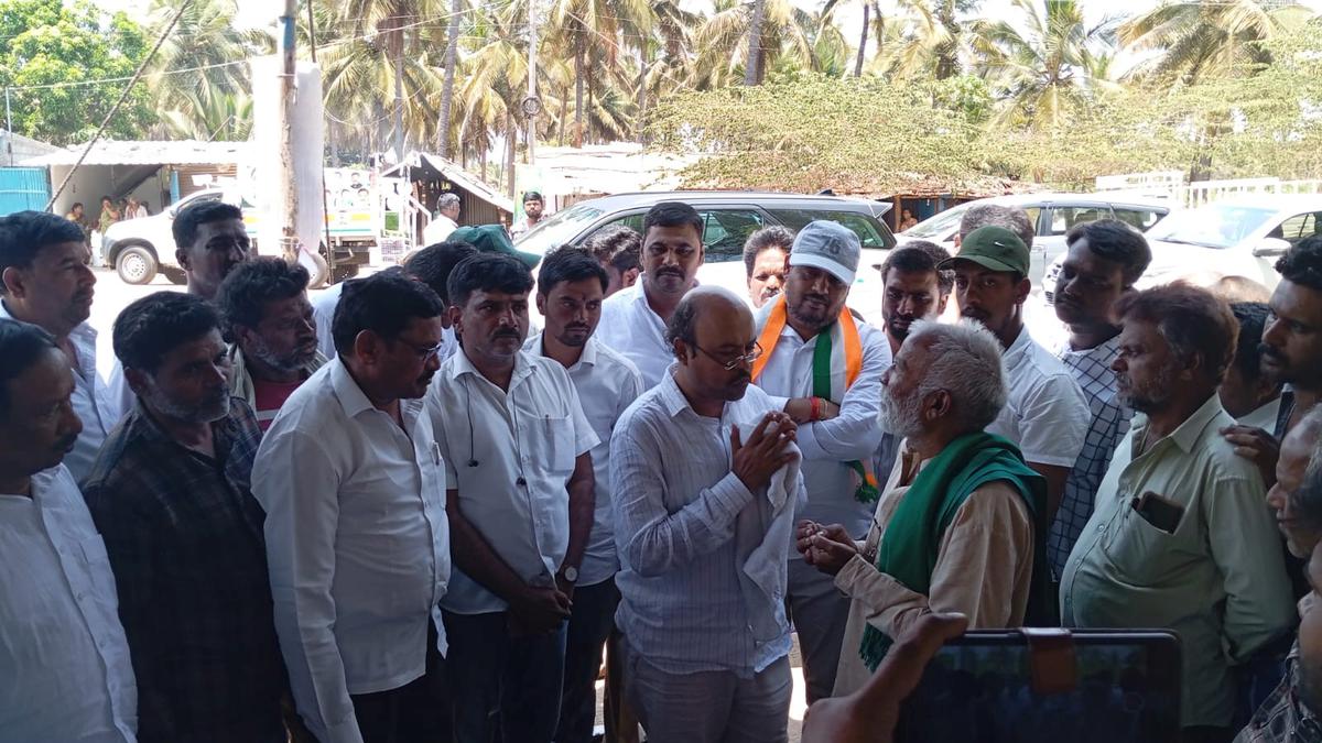 People who lost land for sugar factory in Alaganchi village in Varuna threaten to boycott polls in Karnataka