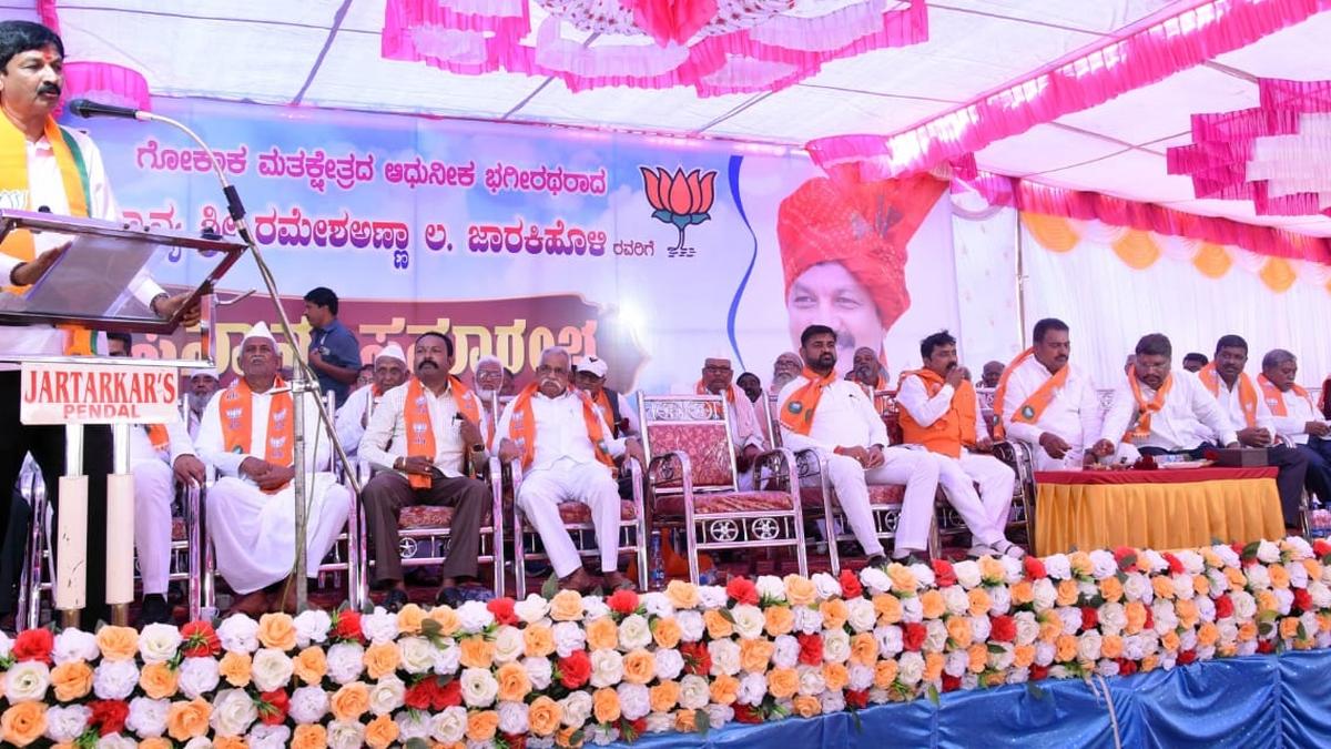 War of words between Vijayendra and Yatnal faction escalates, even as Chauhan talks of election