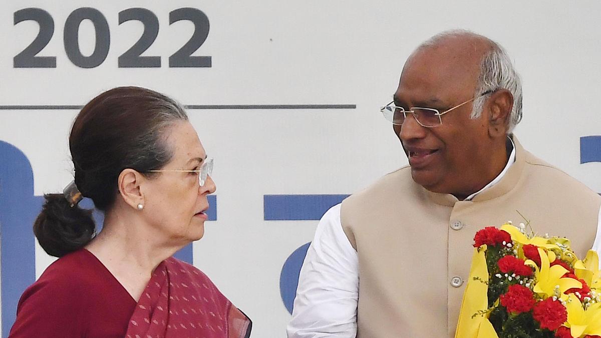 Congress leaders, PM Modi greet Sonia on her birthday