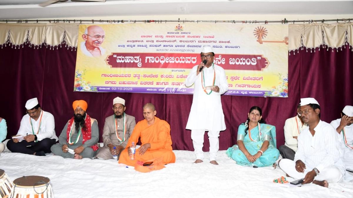 Gandhi adopting the principle of non-violence made him a Mahatma, says Shashil Namoshi
