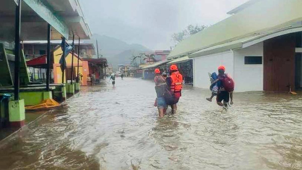 https://th-i.thgim.com/public/incoming/z6y2m/article70100926.ece/alternates/LANDSCAPE_1200/Philippines_Extreme_Weather_Asia_Storm_73258.jpg