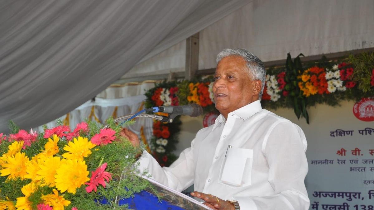 Somanna lays foundation stone for RoB at Ajjampura