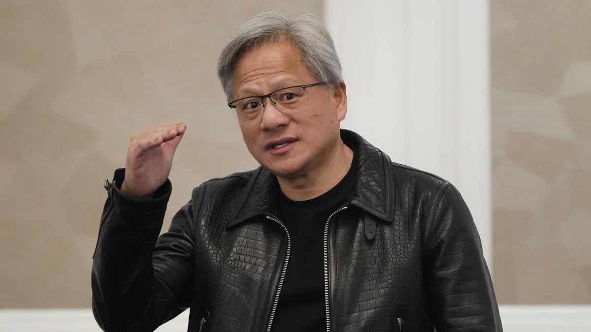 Le PDG de Nvidia suggère que la Malaisie pourrait devenir un centre de « fabrication » d’IA alors que l’Asie du Sud-Est développe ses centres de données