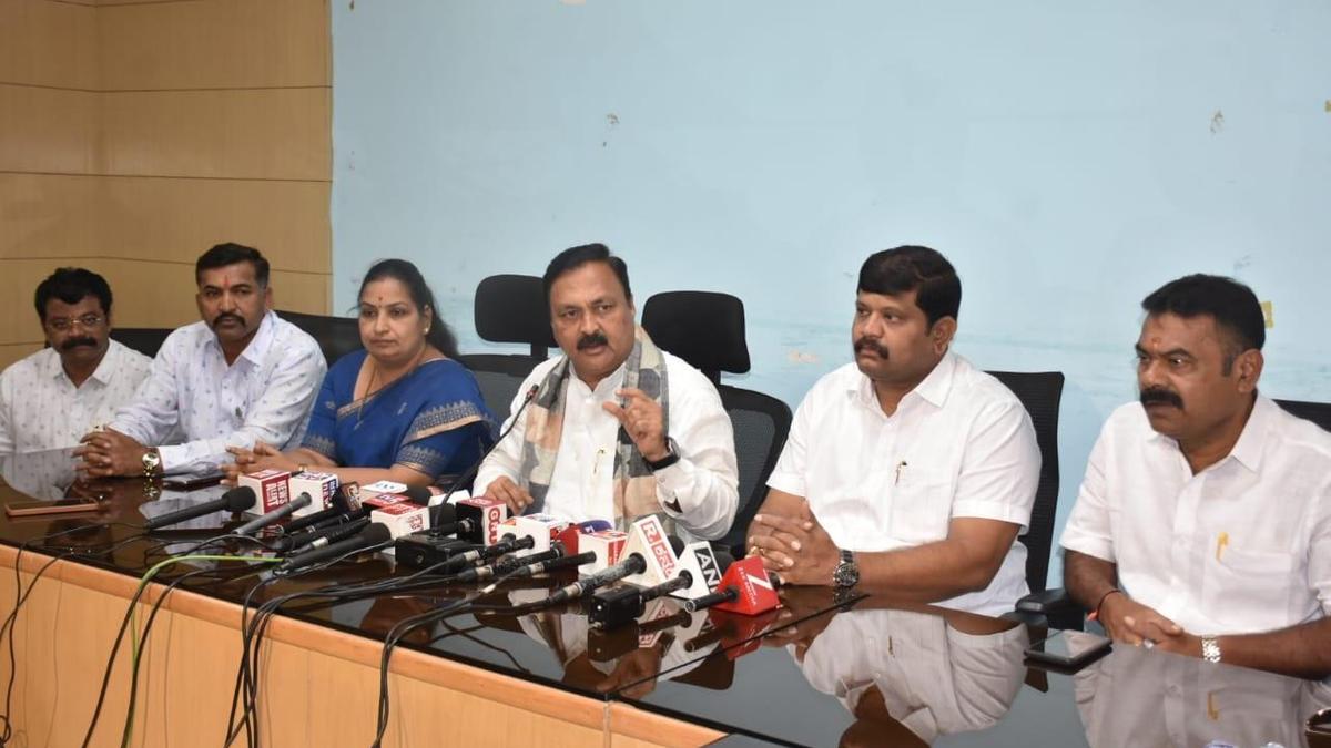 Karnataka govt. not paying salary grants to HDMC, alleges MLA Tenginakai -  The Hindu